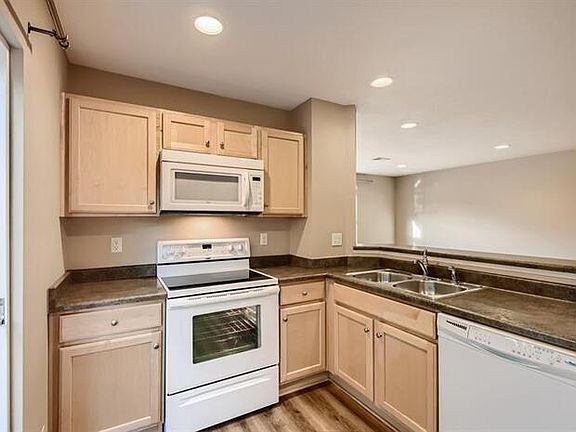 2nd image of 2172 Willow Ct