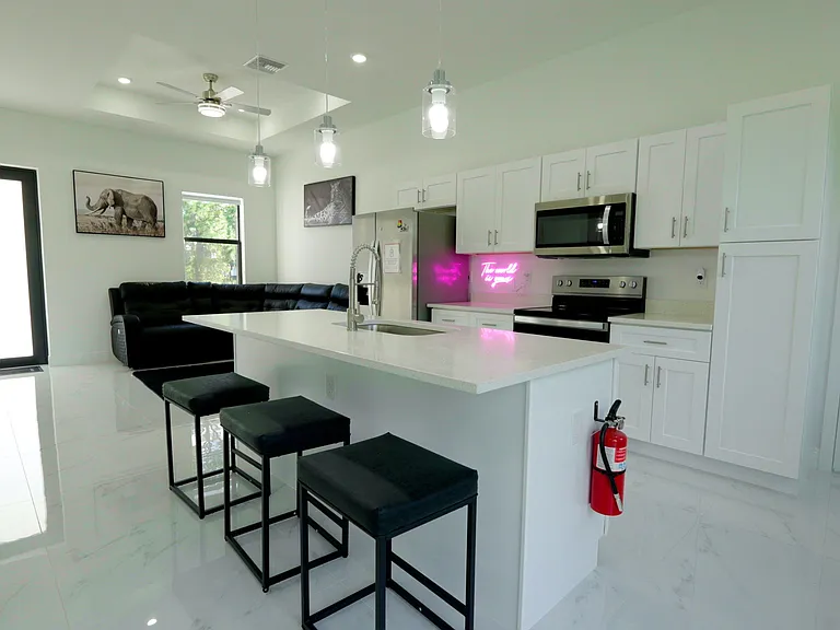 Kitchen & Living area