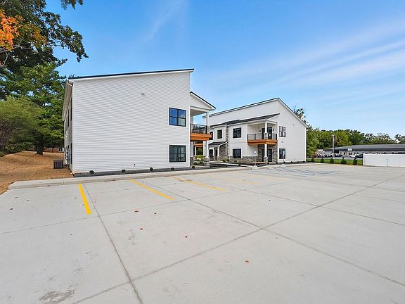 4th image of 1030 S Wayne St #103