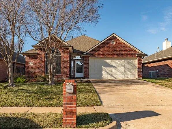 2630 Lochinvar Ln, Bryan, TX 77802