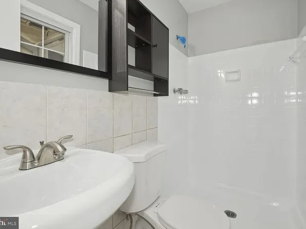 4746 Carterwood Dr, Fairfax, VA 22032