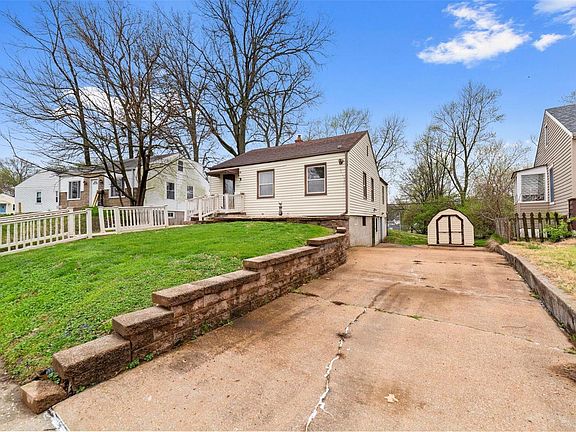 3rd image of 3539 Saint Christopher Ln
