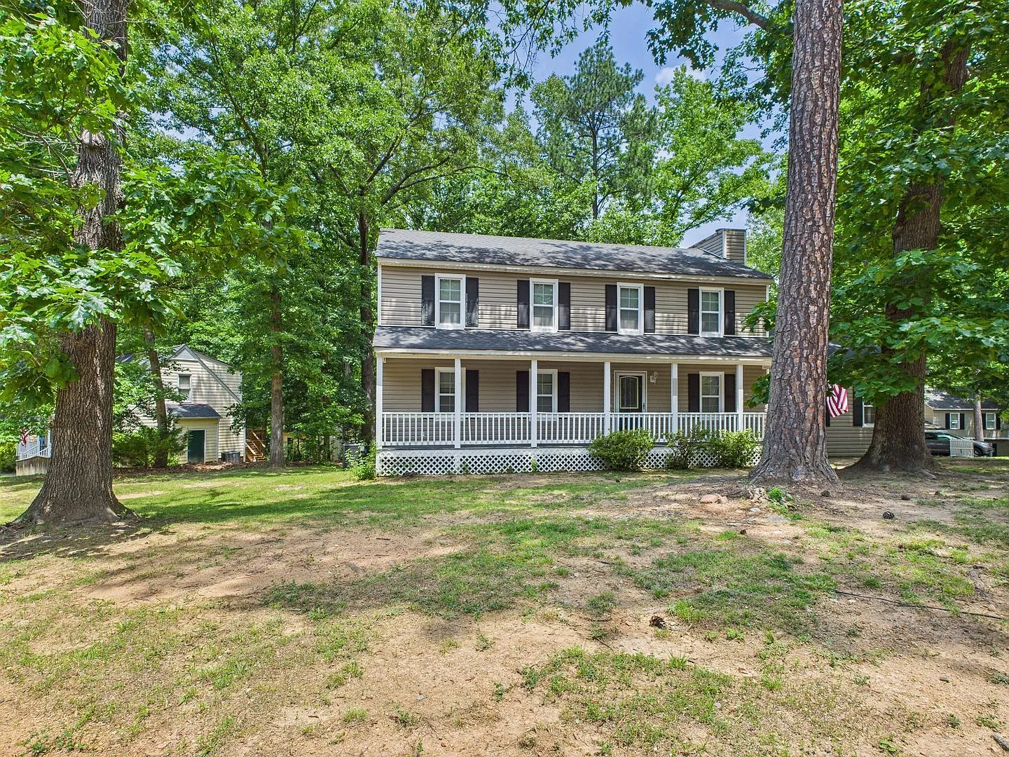 4 bed, 2.5 bath, 2128 sqft, $2,700 — Photo 2