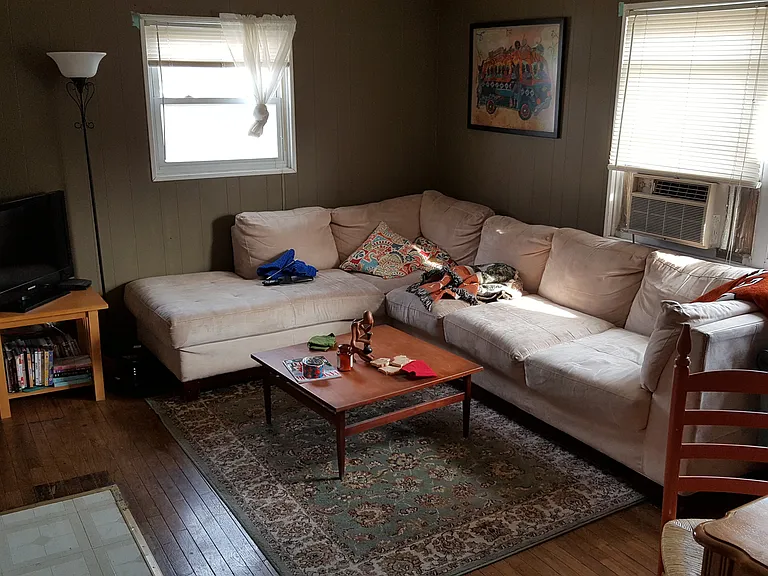 327 E 2nd St #3 — Photo 3