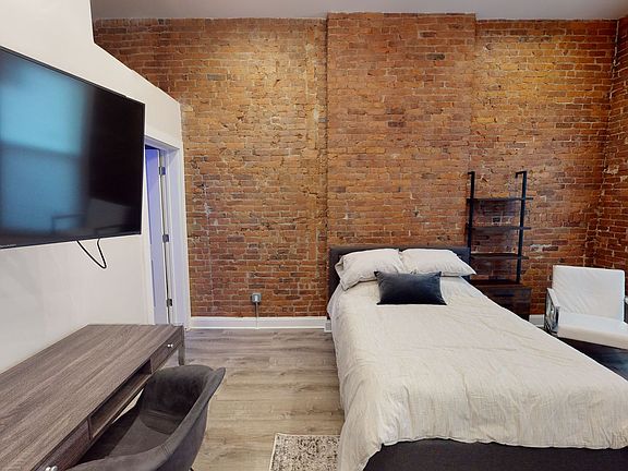 5th image of 411 Orange St #2B
