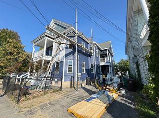987 Middlesex St #1, Lowell, MA 01851