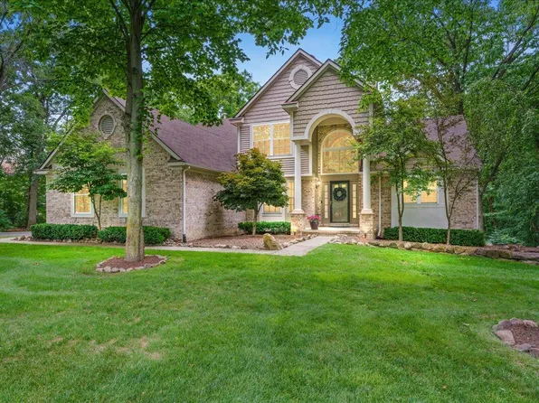 6700 Woodvine Dr, Chelsea, MI 48118