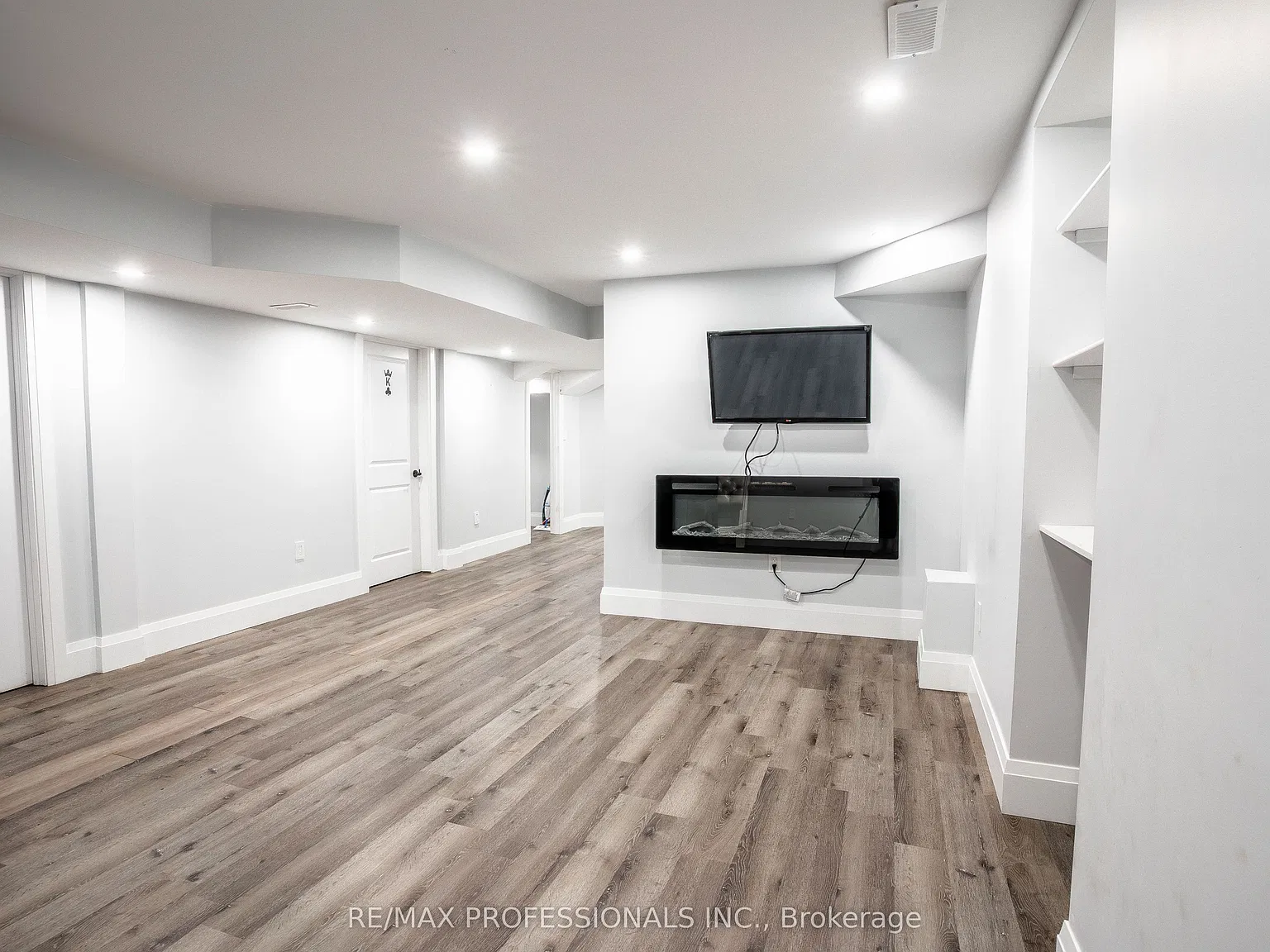 2 bed, $1,800 — Photo 2