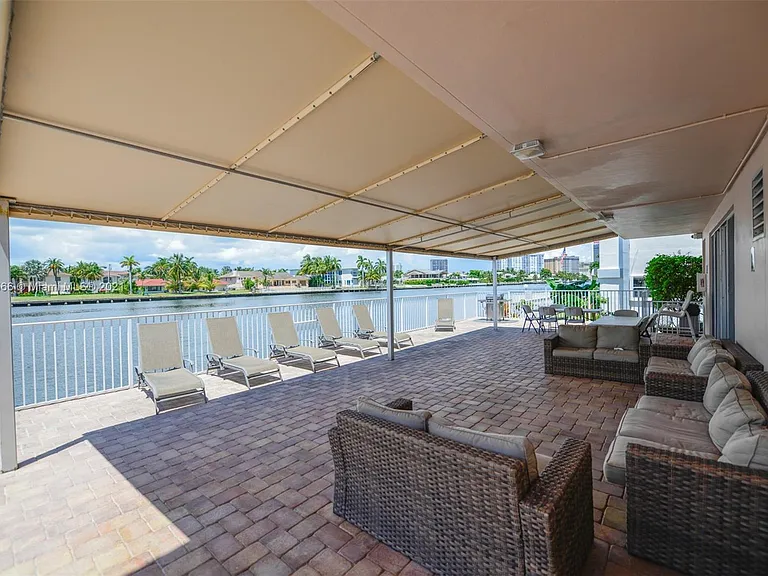 3161 S Ocean Dr — Photo 21