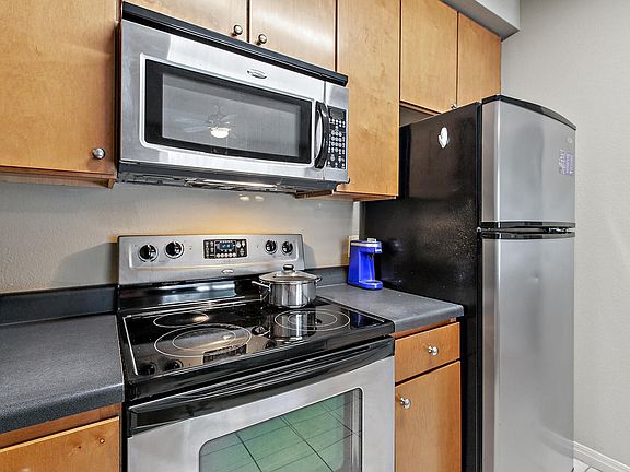 3rd image of 2515 Pearl St #Xp3c0g3nx