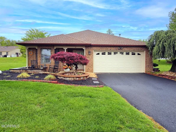 10 Little Court, Marlboro, NJ 07746
