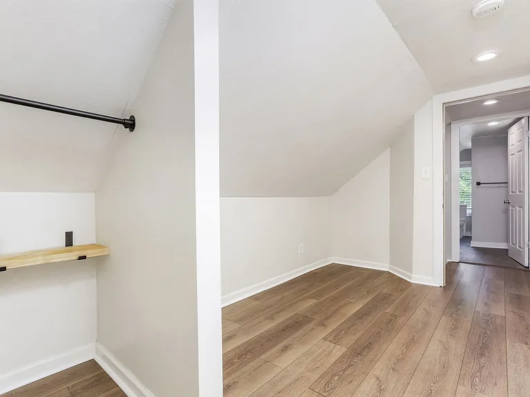 412 E Oakland Ave #412 — Photo 32
