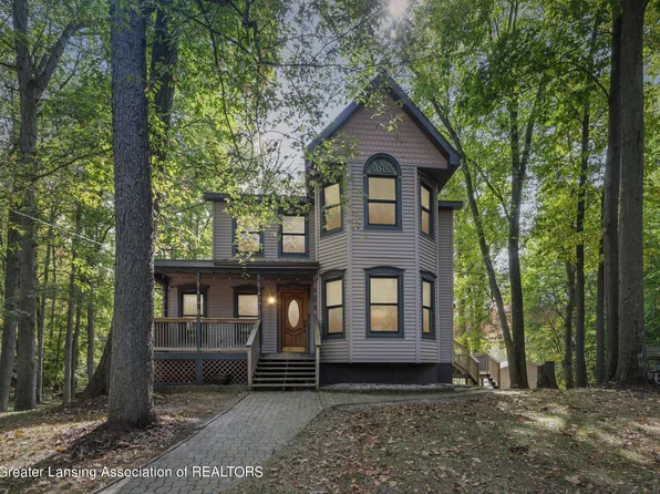 3030 Island Hwy, Charlotte, MI 48813