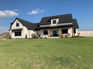 114 Primrose Ln, Elk City, OK 73644