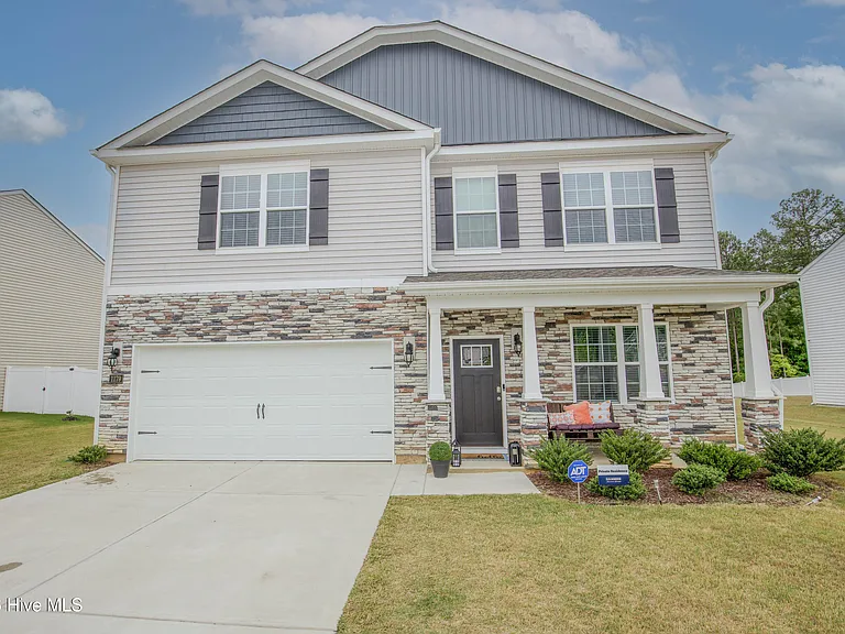 1179 Misty Creek Dr — Photo 1