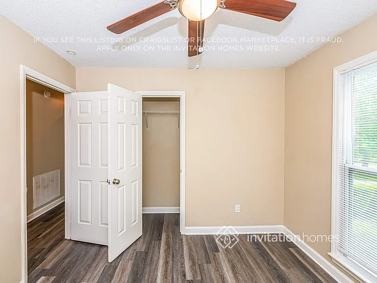 2704 Kempsford Pl — Photo 12