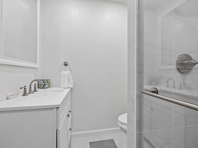 22523 N Tuolumne Rd #B — Photo 4