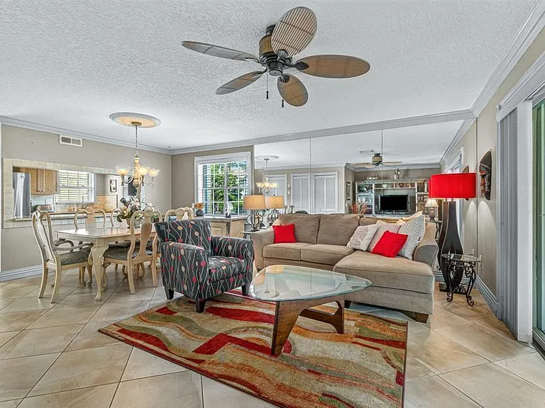 338 Waterside Dr — Photo 2