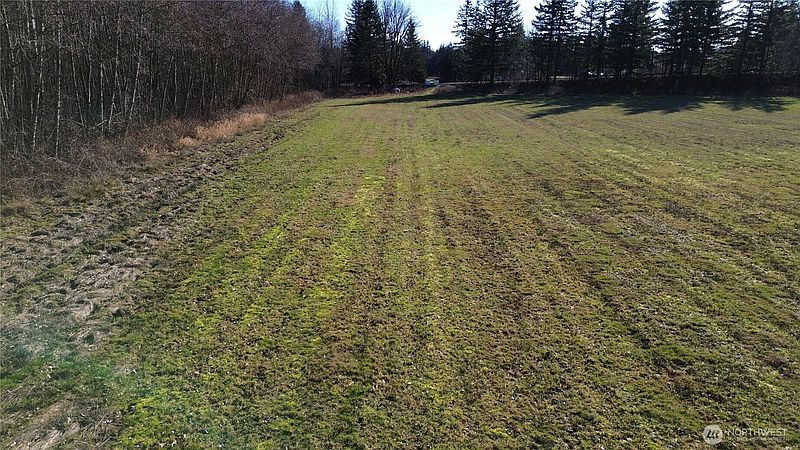 4th image of 2070 Grandview Road