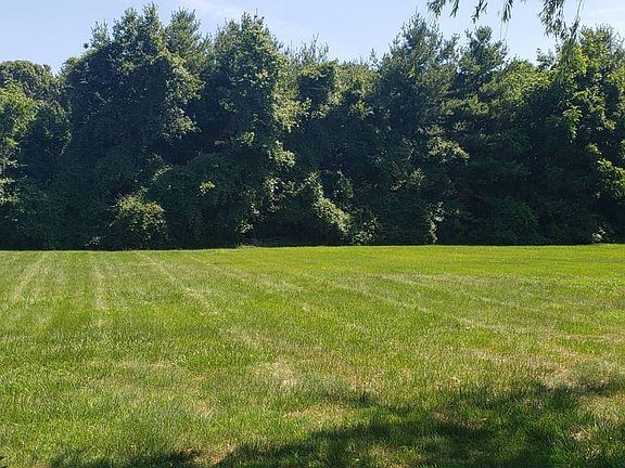 5th image of 98 Stillwell Ln