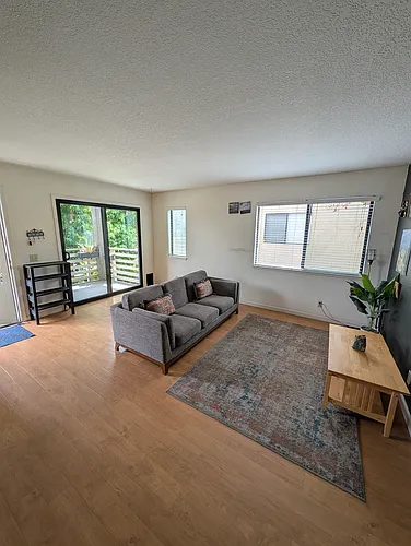 250 River St Photo 1