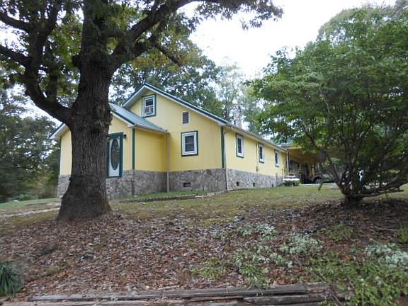 3rd image of 431 High Cir NE
