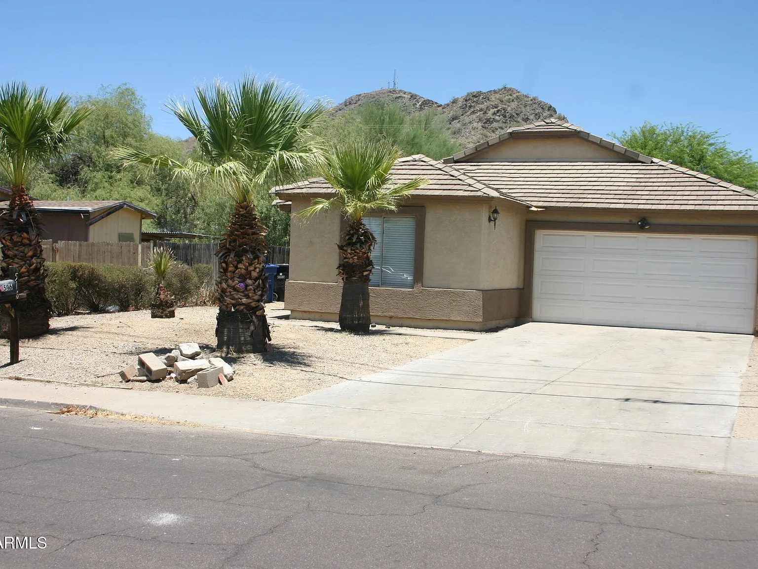 3 bed, 2.0 bath, 1268 sqft, $1,850 — Photo 2