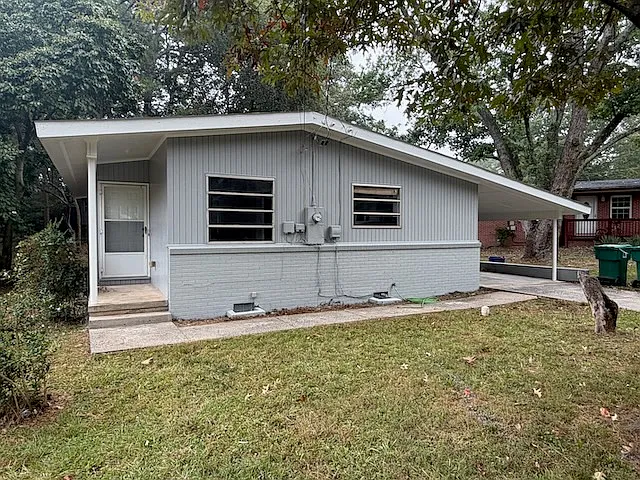 688 Inglewood Dr SE