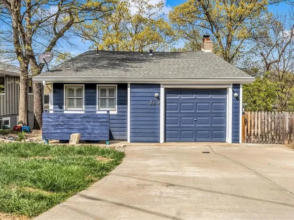 749 NW South Shore Dr, Lake Waukomis, MO 64151