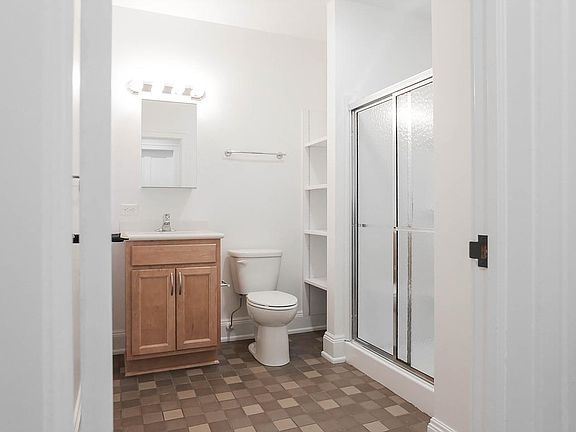4th image of 15100 Detroit Ave #5