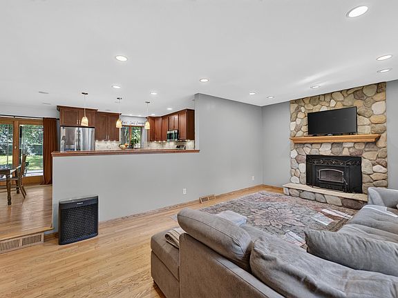 4th image of 3015 Marvin Ct