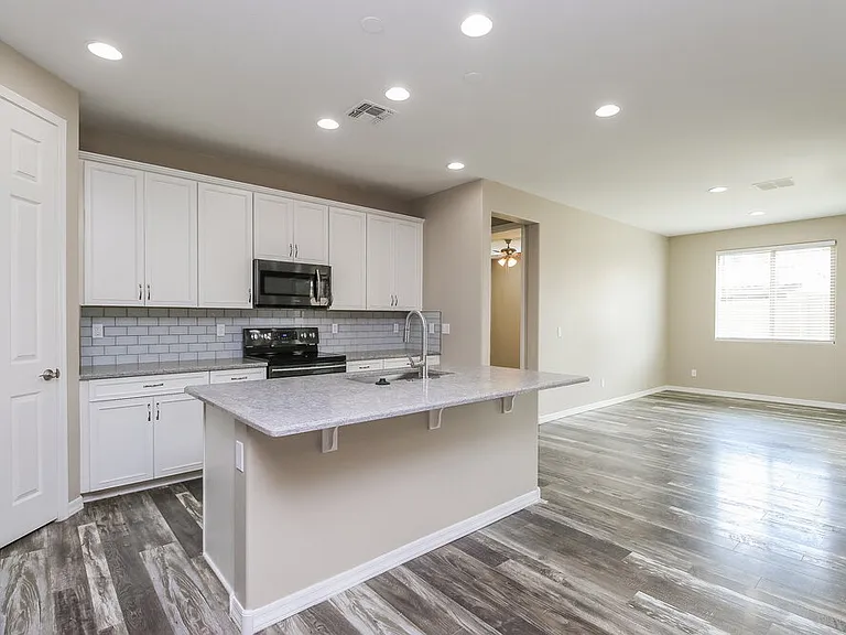 4411 W Kirkland Ave — Photo 7