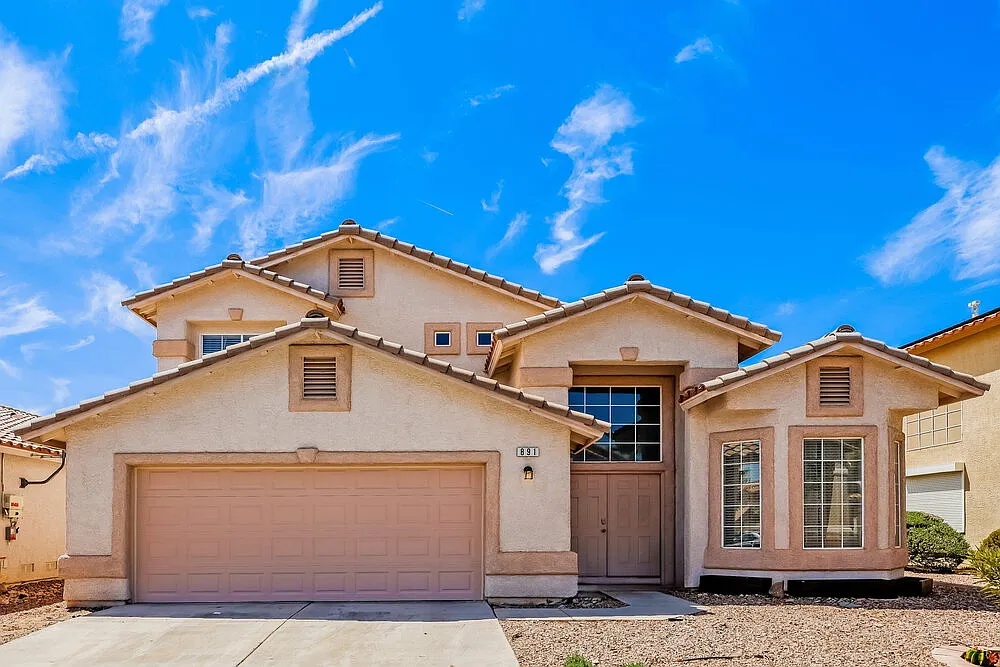 3 bed, 2.5 bath, 1866 sqft, $2,330 — Photo 1