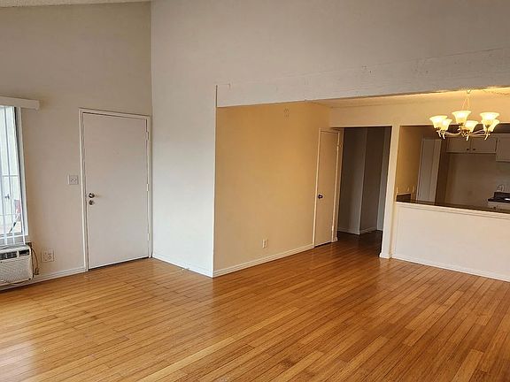 4th image of 13111 Magnolia St APT 10