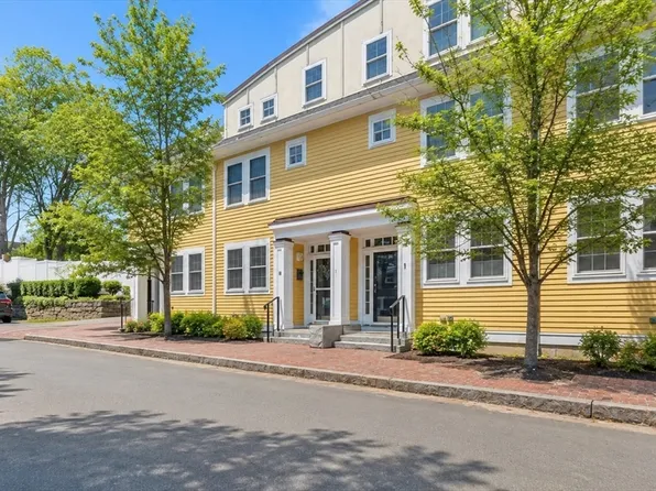 129 Merrimac St Unit 9, Newburyport, MA 01950