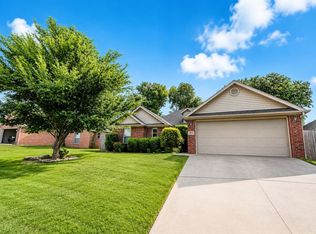 6013 S 36th St, Rogers, AR 72758