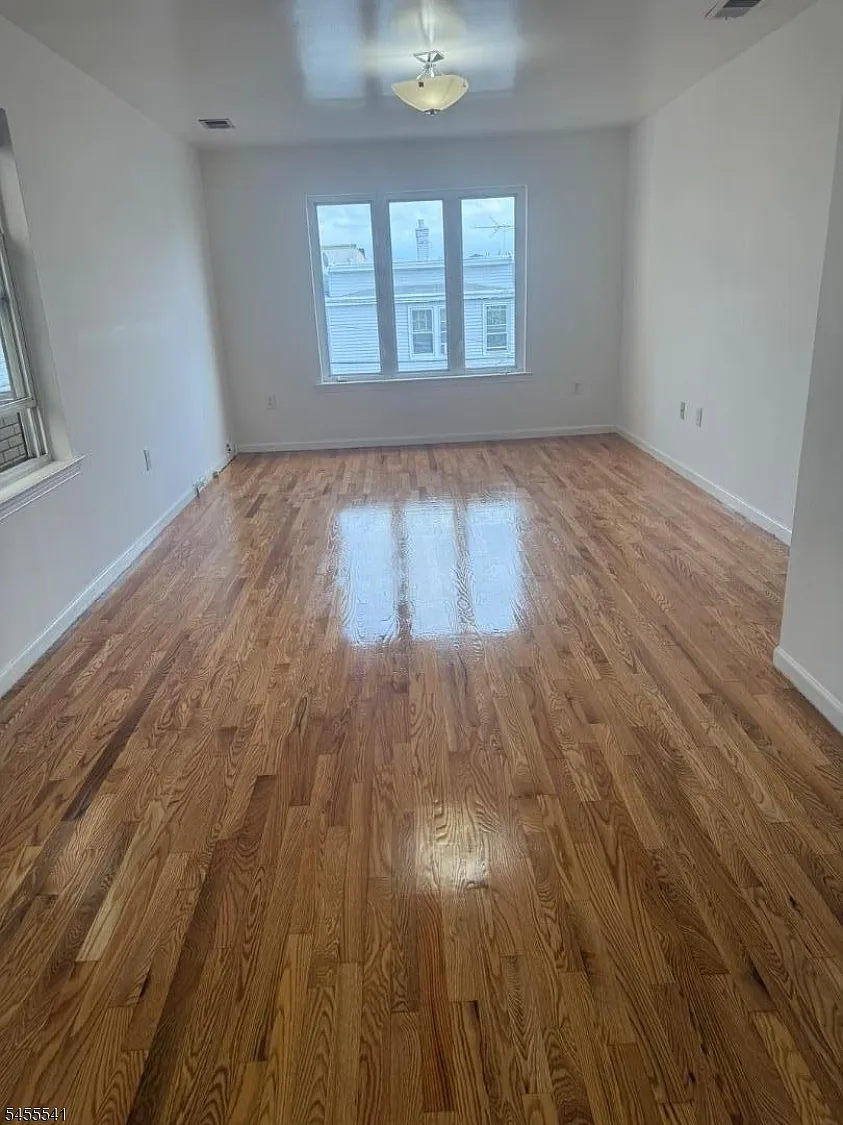 3 bed, 2.0 bath, $2,650 — Photo 2