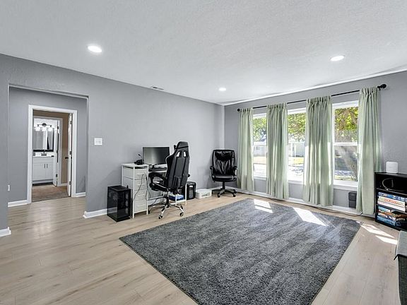 4th image of 8333 Norristown Dr