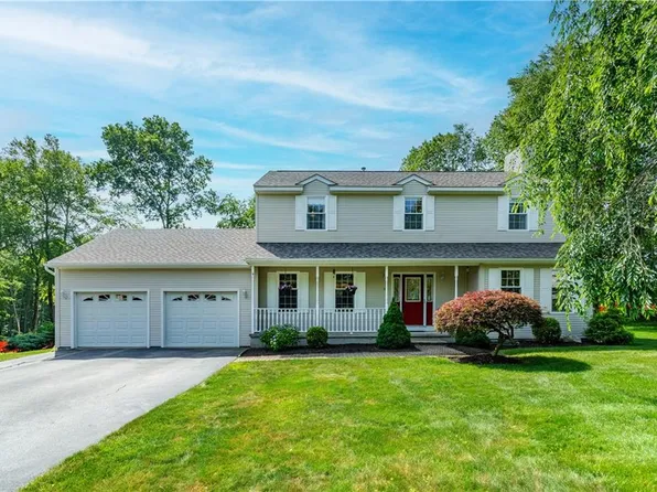 33 Oak Hill Dr, Johnston, RI 02919