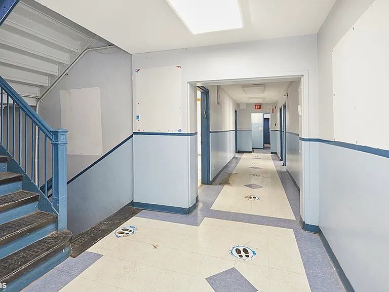 2025 67th St #SCHOOL — Photo 24