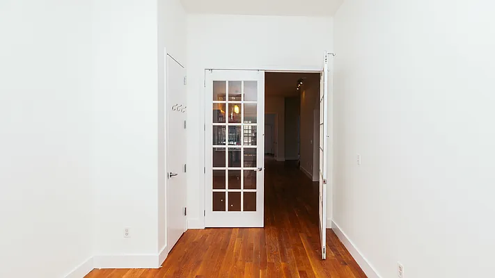 Rented by Nooklyn NYC LLC | media 12