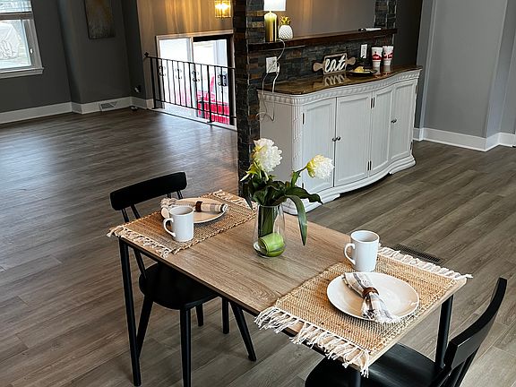 4th image of 9516 Meadow Dr #1