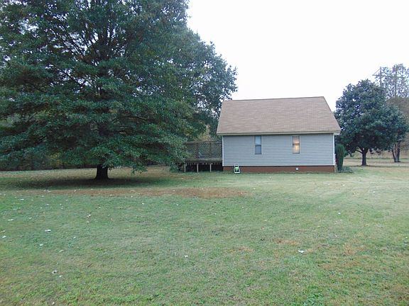 4th image of 17 Louise Dr