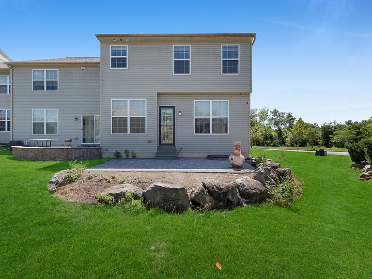 245 Snapdragon Way — Photo 3