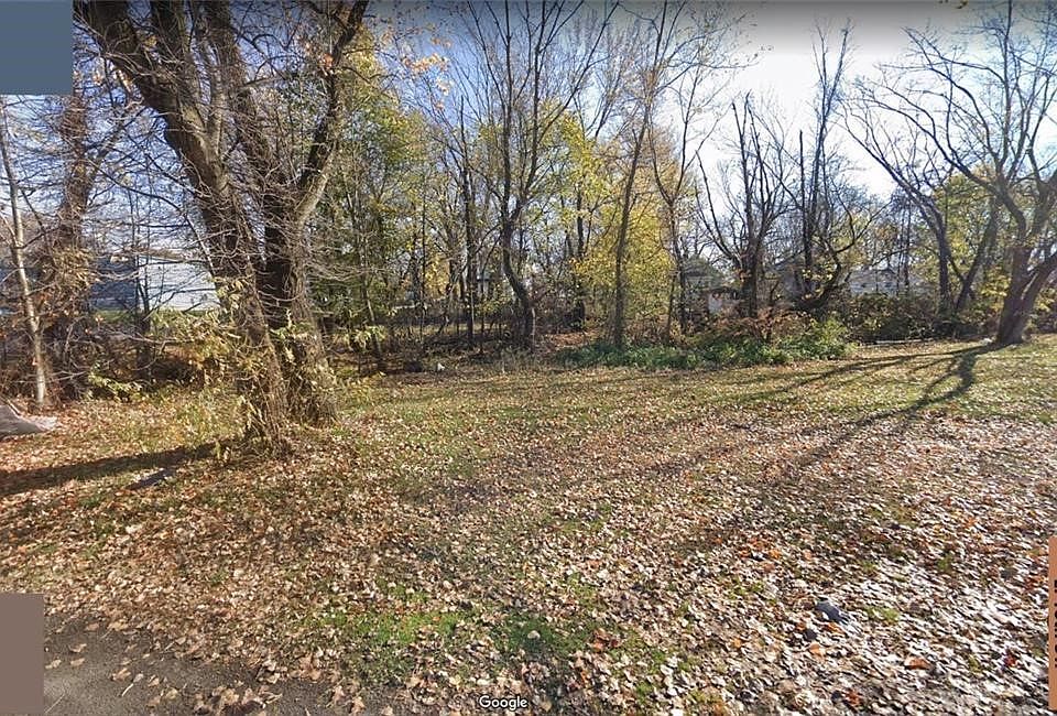 1st image of E 18th St