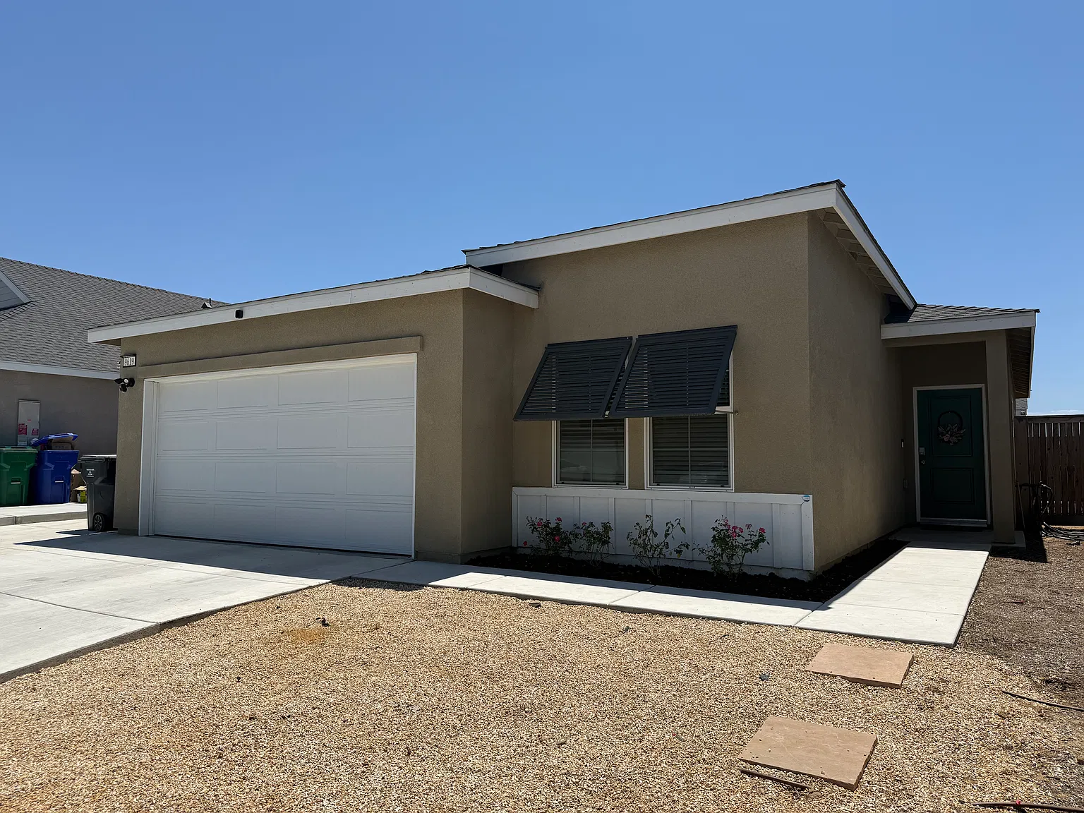 3 bed, 1400 sqft, $2,250 — Photo 2