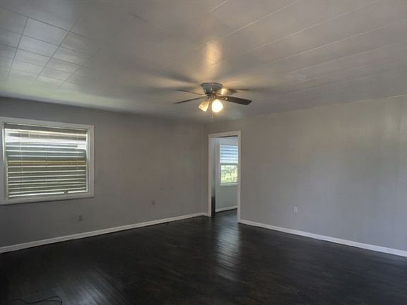 2nd image of 1003 S Main St