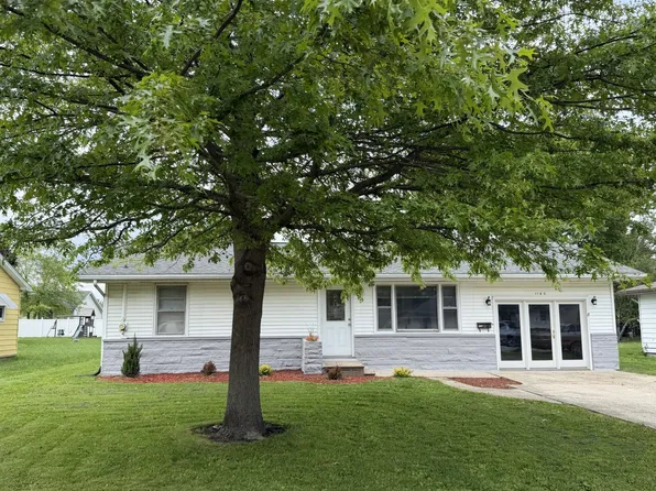 1165 Roselawn Dr, Paxton, IL 60957