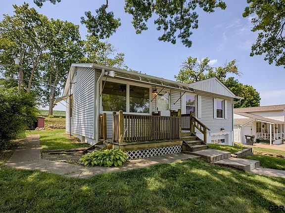 2nd image of 1004 Pleasant Dr