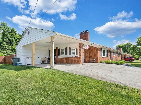 3rd image of 505 Chamberlain Ln
